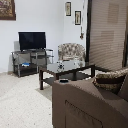 Apartament Cozy Flat Larnaca Centre *