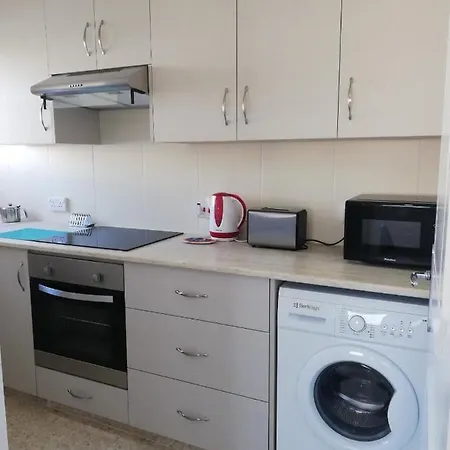 Cozy Flat Larnaca Centre *